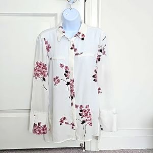 Dynamite woman's floral t-shirt